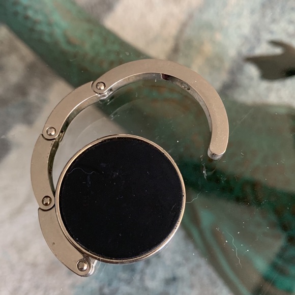 5/5/25 + Discounted shipping
Dogs Rule Purse Holder - Picture 3 of 7